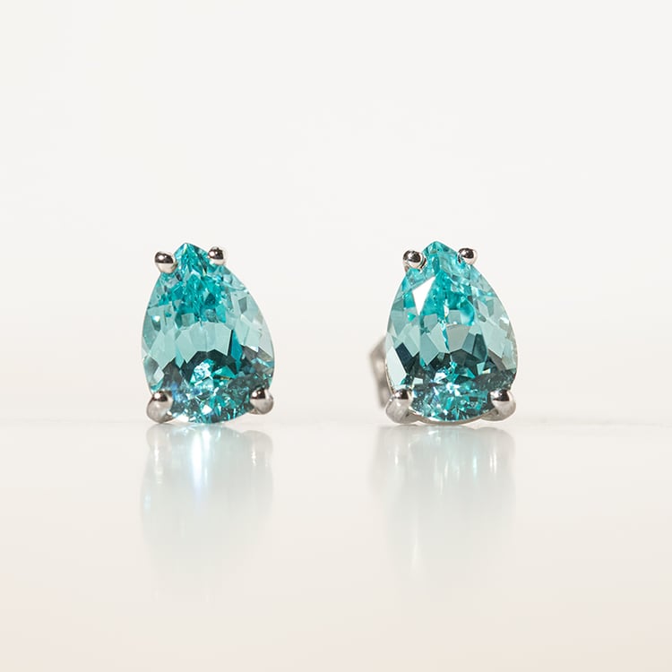 Goldene Ohrstecker mit tropfenförmigem Lab Grown Paraiba Turmalin Yara 136843
