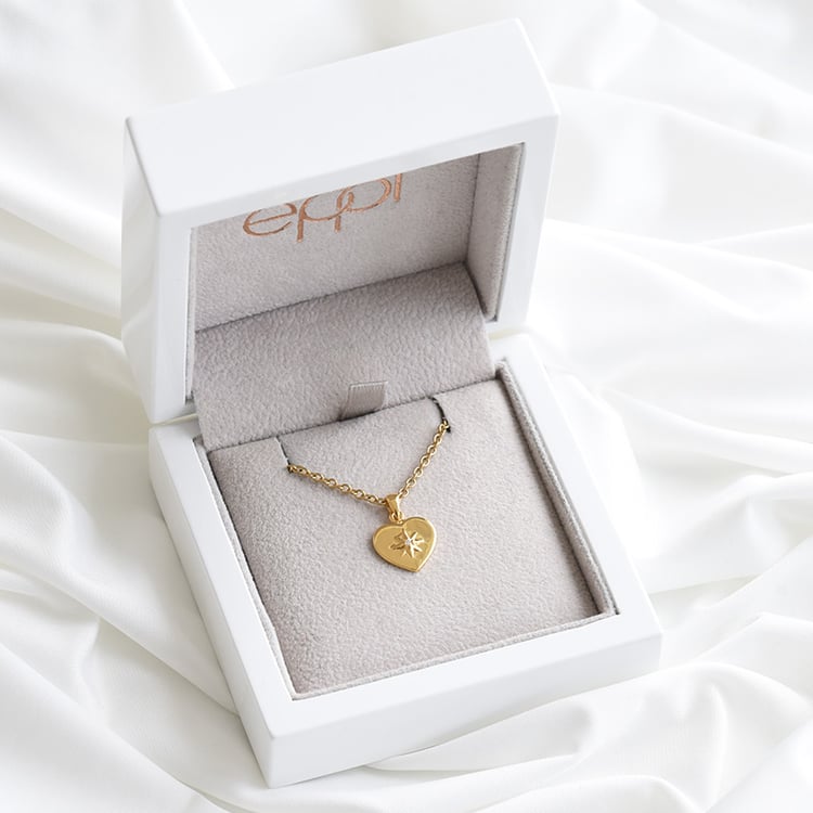 Goldene Kollektion in Herzform mit Diamanten Esmail 81647