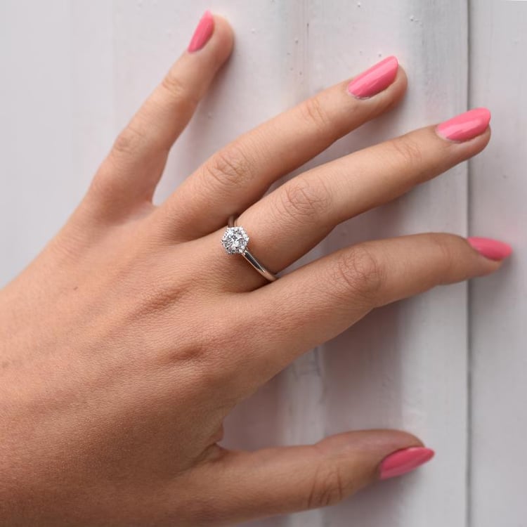 Halo-Ring mit 0.55 ct GIA-zertifiziertem Diamanten Nalani 116381