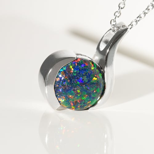 Schwarzer Opal im Silberanhänger Thirumal