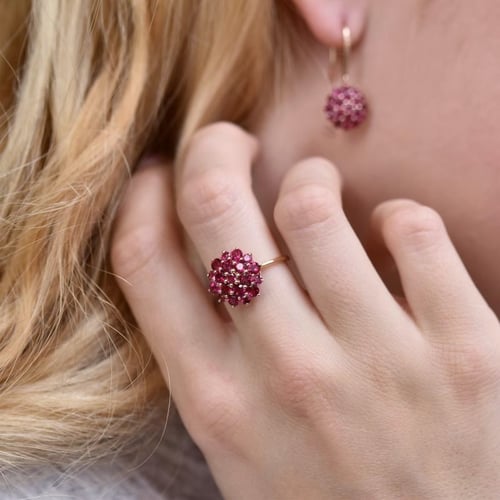 Goldring mit Blüte aus Turmalinen Fannie