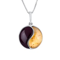 Silberner Bernsteinanhänger mit dem Symbol Yin Yang