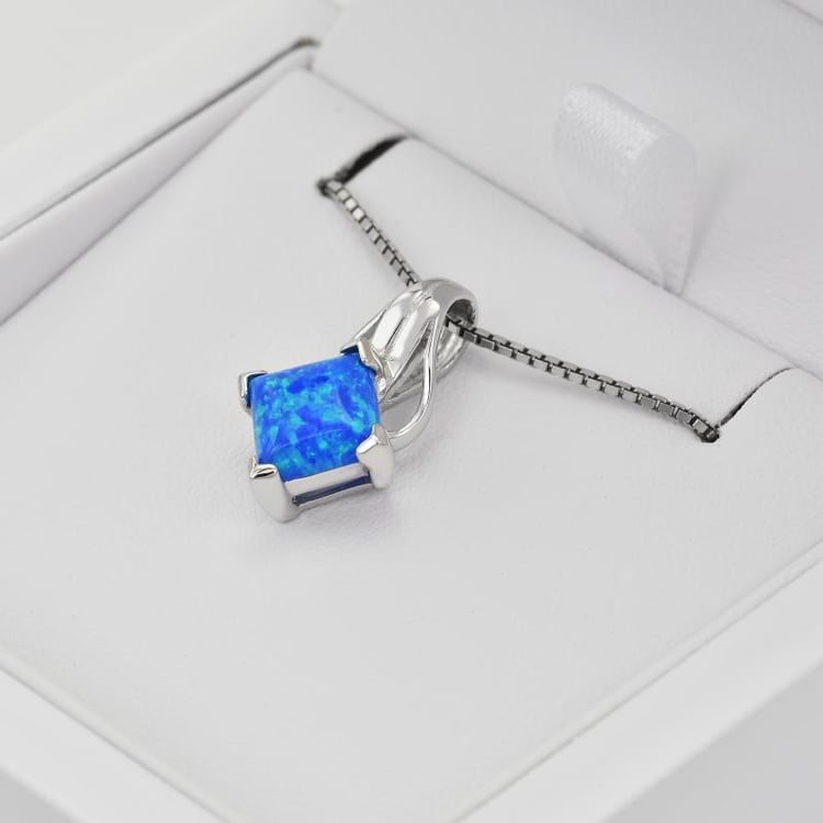 Opal-Anhänger in Silber mit Kette in Eppi-Geschenkbox 27946