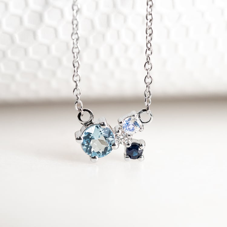 Cluster-Kette mit Mondstein, Aquamarin, Saphir und einem Diamanten Millie 132083