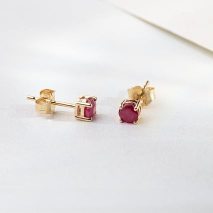 Ohrstecker mit Rubinen und Auswahl der Größe Franci