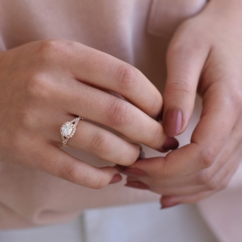 Verlobungsring mit Diamanten Malana