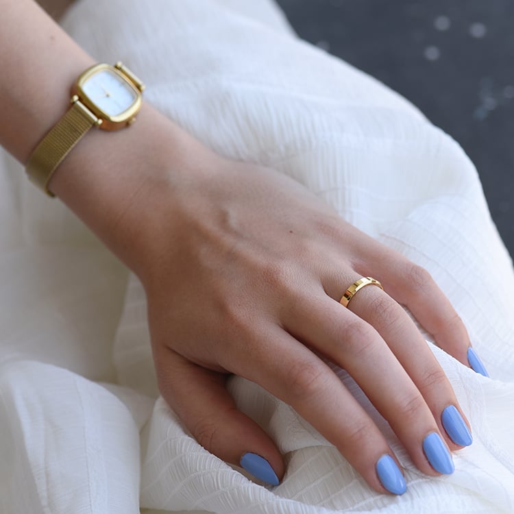 Goldene minimalistische Eheringe mit abgeschrägten Kanten Varden 63852