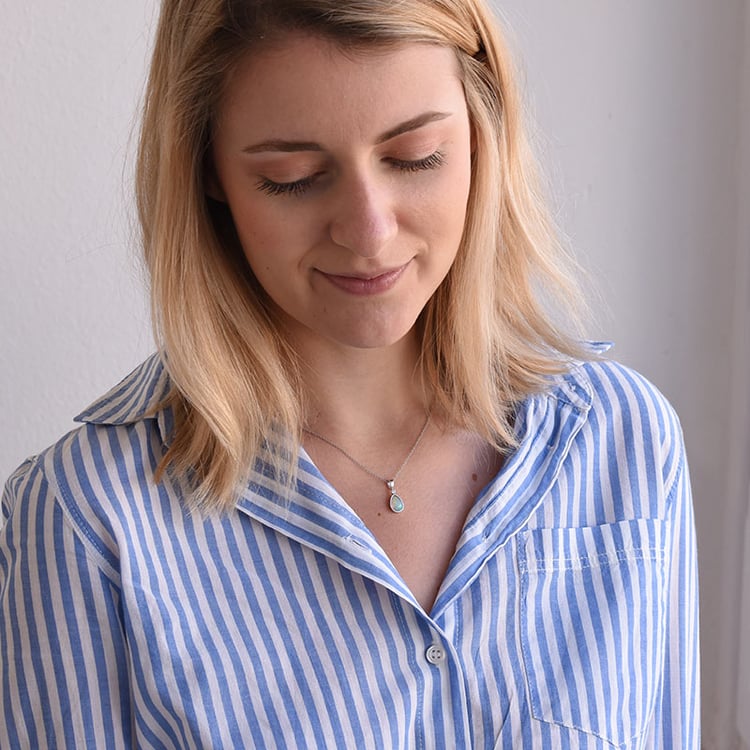 Zauberhafte goldene Halskette mit Opal-Tropfen und Diamant Ninon 67730