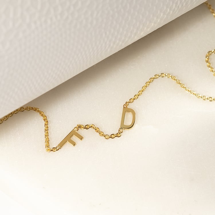 Personalisierte Halskette mit 2 Buchstaben Ihrer Wahl Lupe 132746