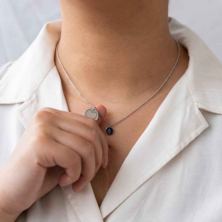 Halskette mit Herz und Gravur des Buchstabens Kadie 120709