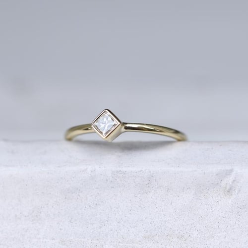 Ringset aus Gold mit Diamant im Princess-Schliff Ralyh