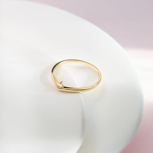 Eleganter Ring in V-Form mit Diamant Doreen