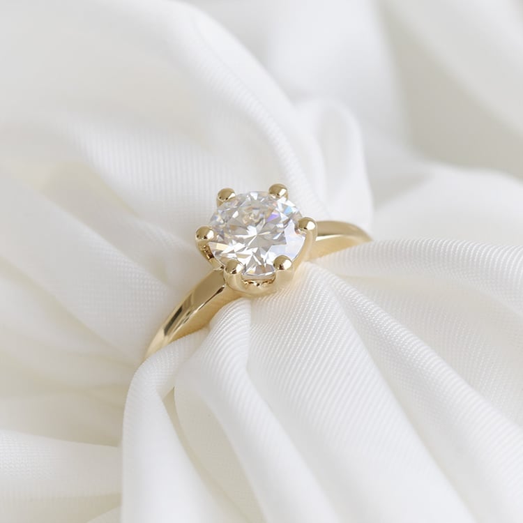 Goldener Verlobungsring mit Solitär-Moissanit Mukti 93492