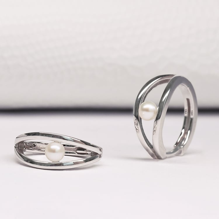 Silberne kreisförmige Ohrringe mit Perlen Kristie 116042