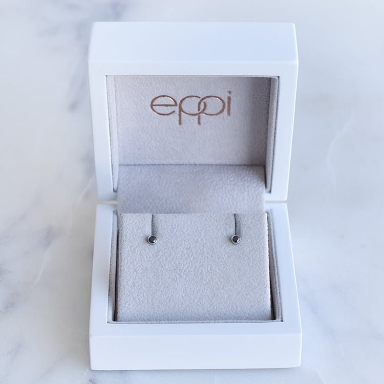 Silberne Ohrstecker mit schwarzen Diamanten in Bezelfassung Tofine 102904