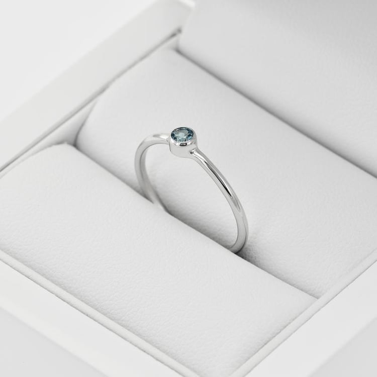 Goldener minimalistischer Ring mit London Topas Emilien 33798