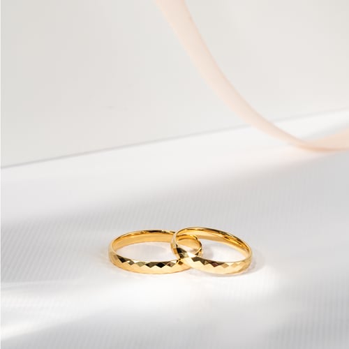 Goldene Eheringe mit Muster Julito