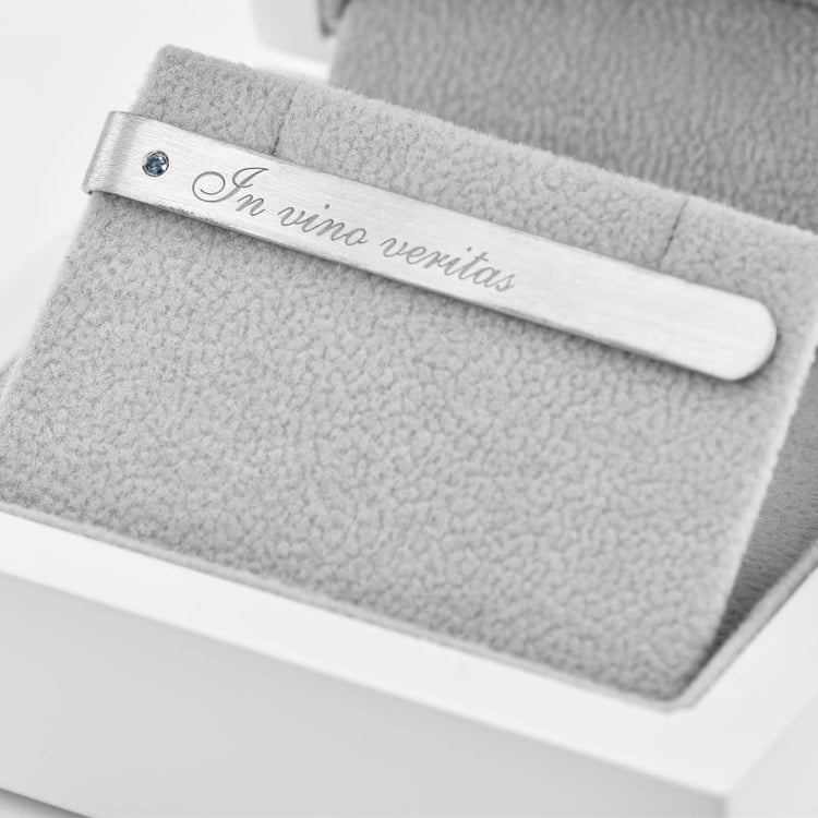 Krawattennadel aus Silber mit blauen Diamanten und Gravur Draco 25952