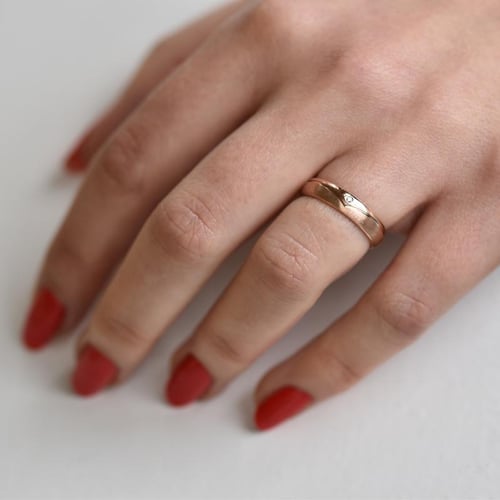 Goldene Eheringe mit Diamant Arif