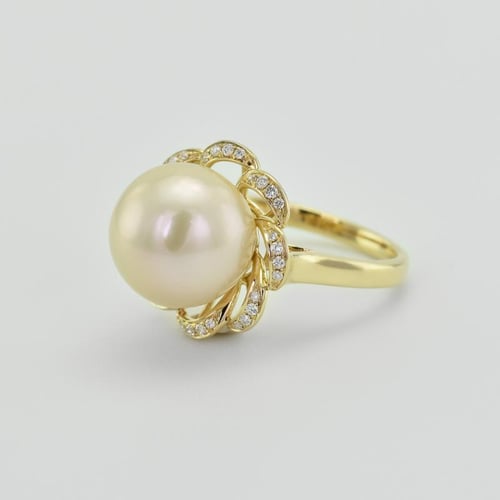 Romantischer Perlenring und Diamanten Qiana