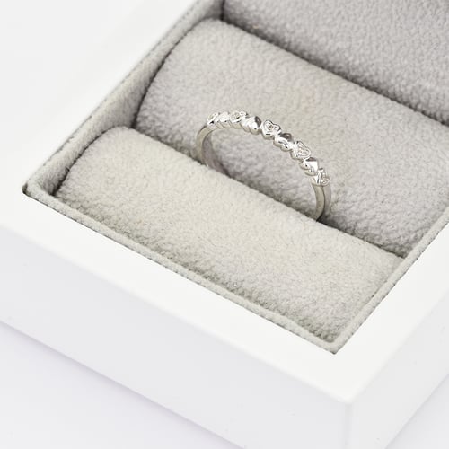 Eheringe aus Eternity-Ring mit Lab Grown Diamanten und Komfort-Ring Mira