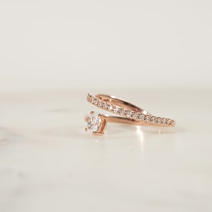 Unkonventioneller Verlobungsring mit Diamanten Lori