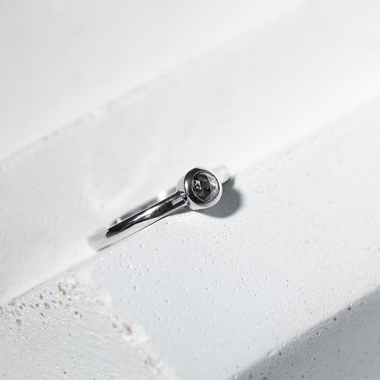 Goldring mit Salt and Pepper Diamant Emilien 128302