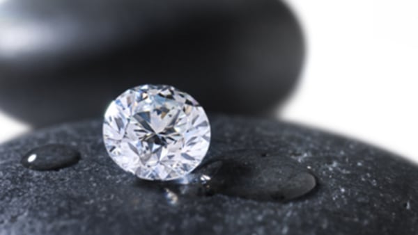 Inklusionen und Einschlüsse bei Diamanten