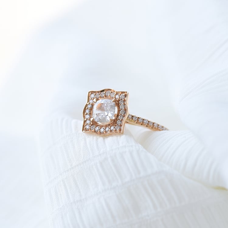 Ring aus Gold mit Diamanten 60905