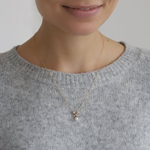 Perlenanhänger mit Schleife und Lab Grown Diamanten Mischa