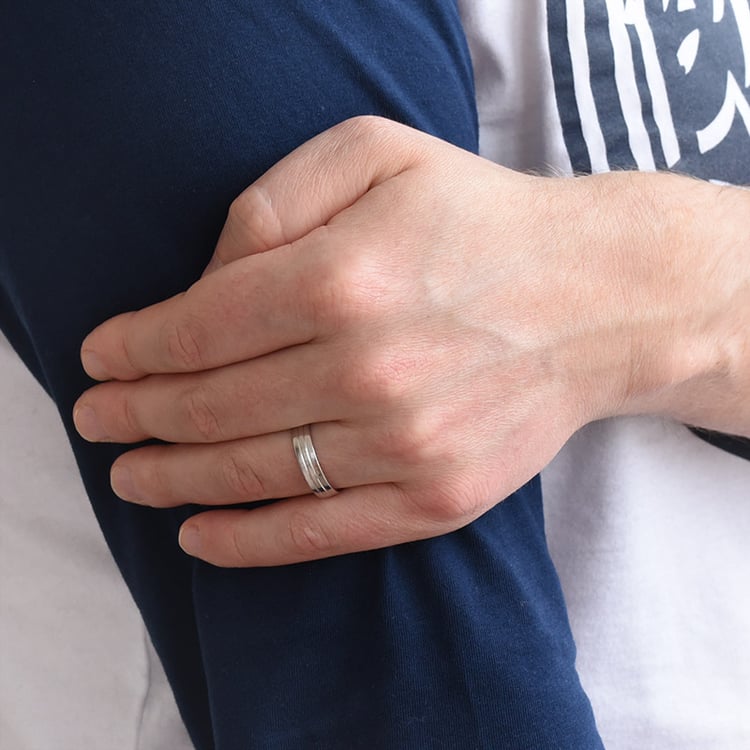 Goldene Eheringe mit Diamanten Widald 77758