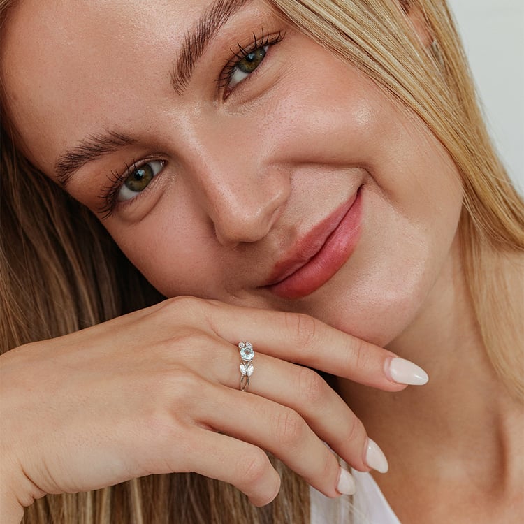 Verlobungsring mit Aquamarin und Moissaniten Halym 162535