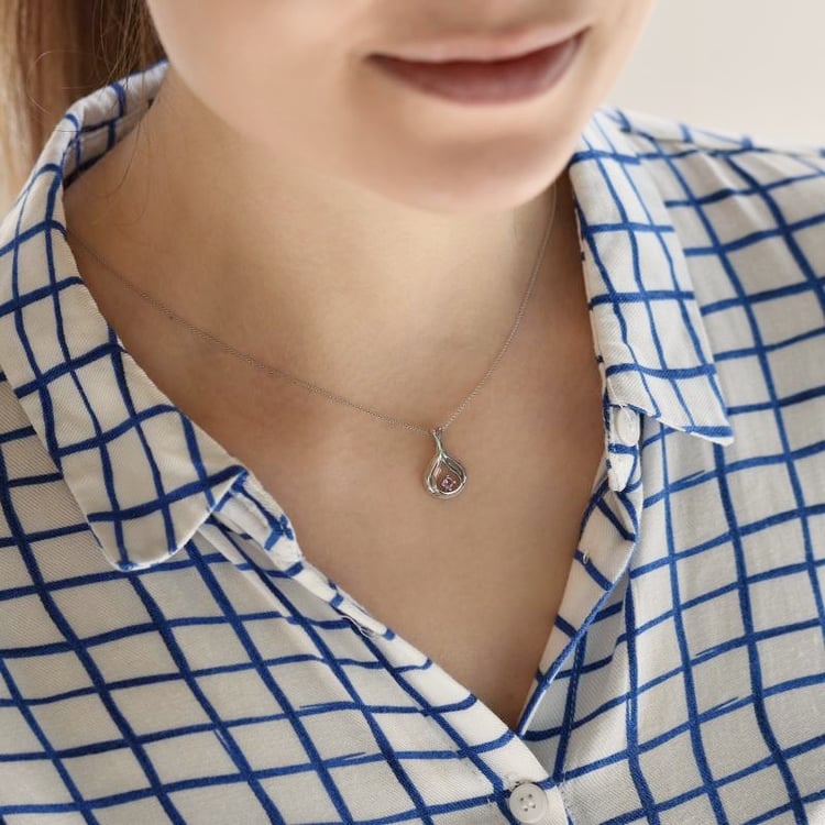 Romantischer Anhänger aus Gold mit rosa Saphir Tommie 109245