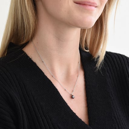 Elegante Kette mit schwarzer Perle Marta