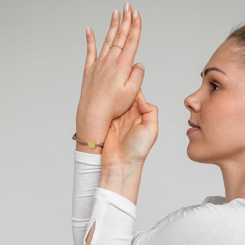 String Armband mit dem Yoga Symbol Sonne und Mond
