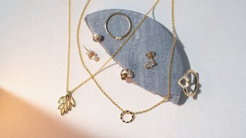 10 grundlegende Schmuckstücke für jede Frau