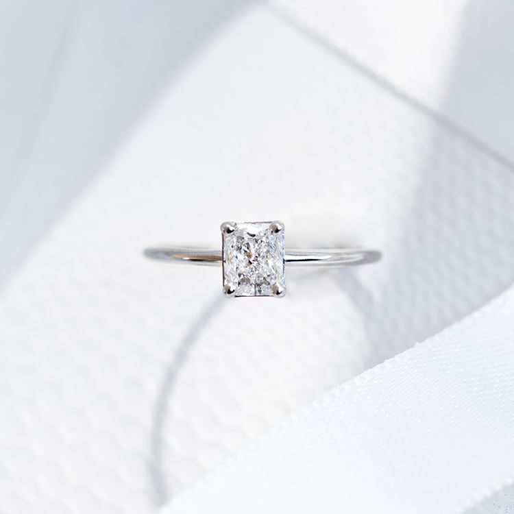 Verlobungsring mit einem vom IGI zertifizierten 0.71 ct Lab Grown Diamanten Alanna 110267