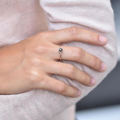 Ring mit Salt and Pepper Diamant Fermie