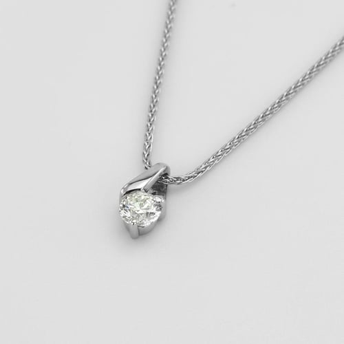 Platinanhänger mit Diamanten Ivory