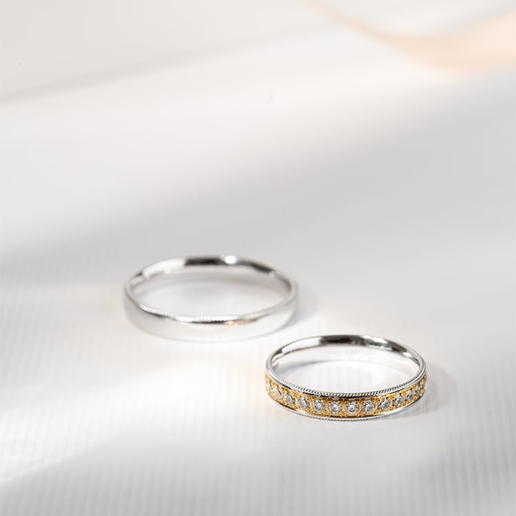 Goldene Eheringe mit verzierten Rändern und Diamanten Tasha 121753