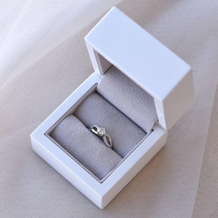 Verlobungsring aus Platin 67759