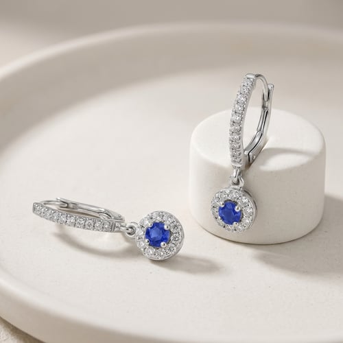 Wunderschöne silberne Ohrringe mit blauen Saphiren und Lab Grown Diamanten Denise