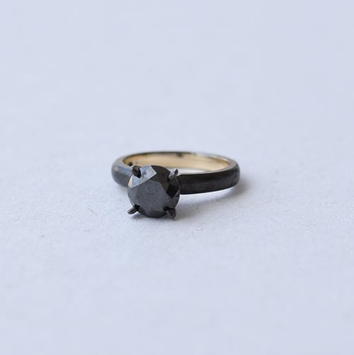 Schwarzer Goldring mit Ruthenium und 2ct Diamant Harley