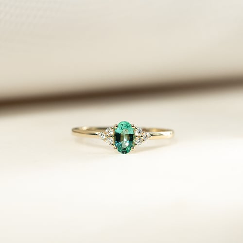 Verlobungsring mit Smaragd und Diamanten Sheldo