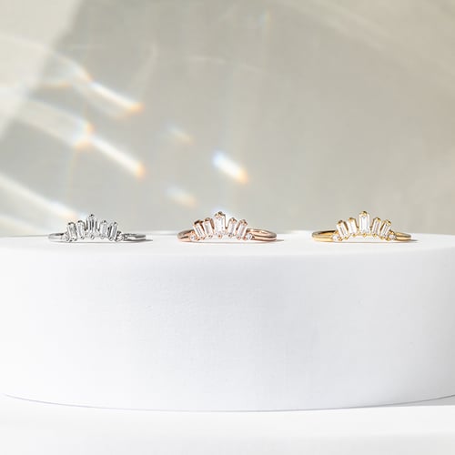 Ring in V-Form mit Lab Grown Baguette Diamanten Domenic