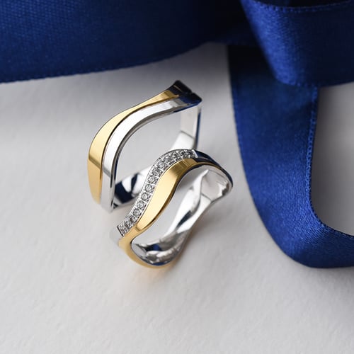 Goldene Eheringe mit Diamanten Charla