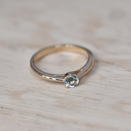 Verlobungsring aus Gold mit Aquamarin Katya