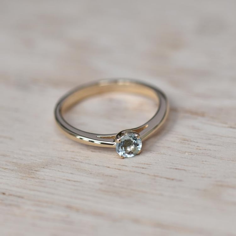 Ring aus Gelbgold 45092