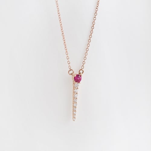 Atypische Kette mit Rubin und Diamanten Zaiden