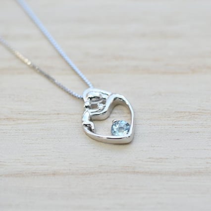 Silberner Anhänger Mutter und Kind mit Aquamarin und Diamant Ella